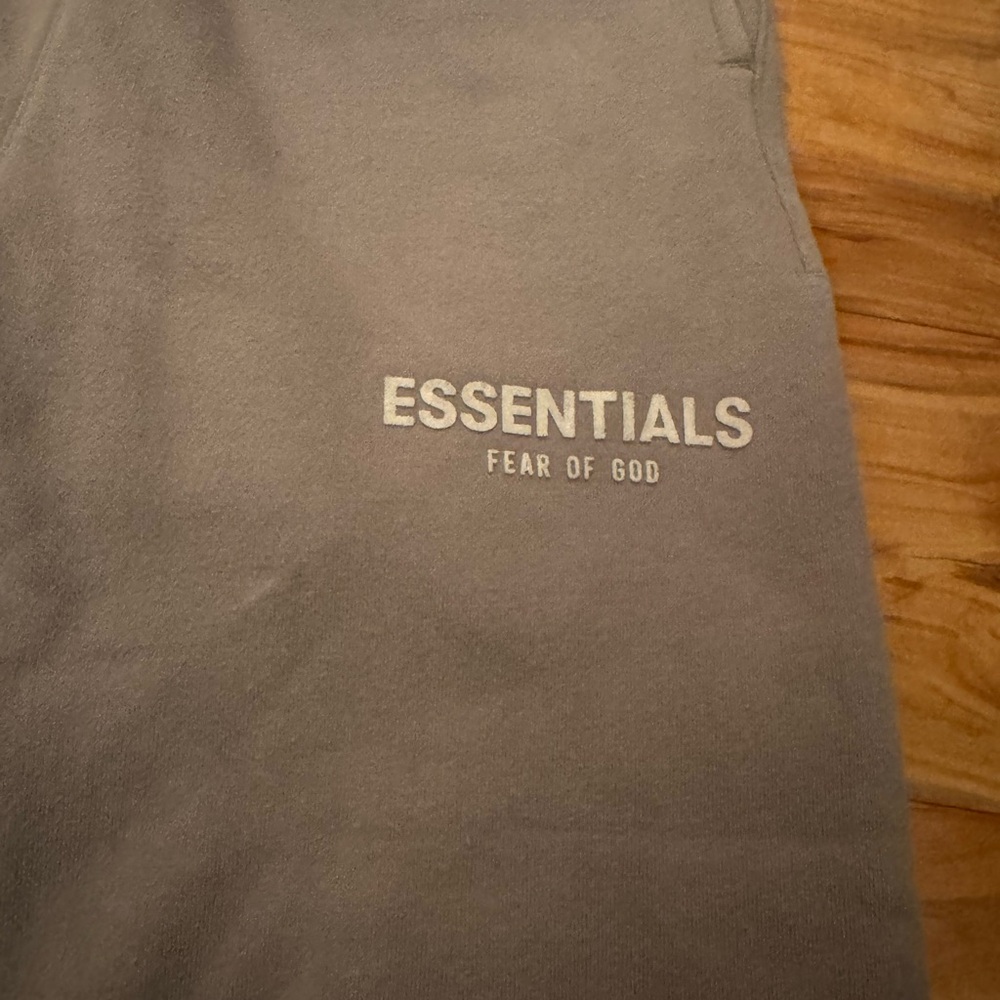 Fear Of God Essentials Kids Relaxed Sweatpants Youth Size 10 Tan Loungewear - Picture 4 of 9